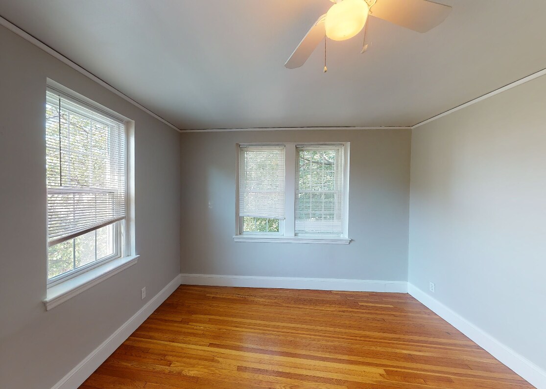Building Photo - 119 College Ave