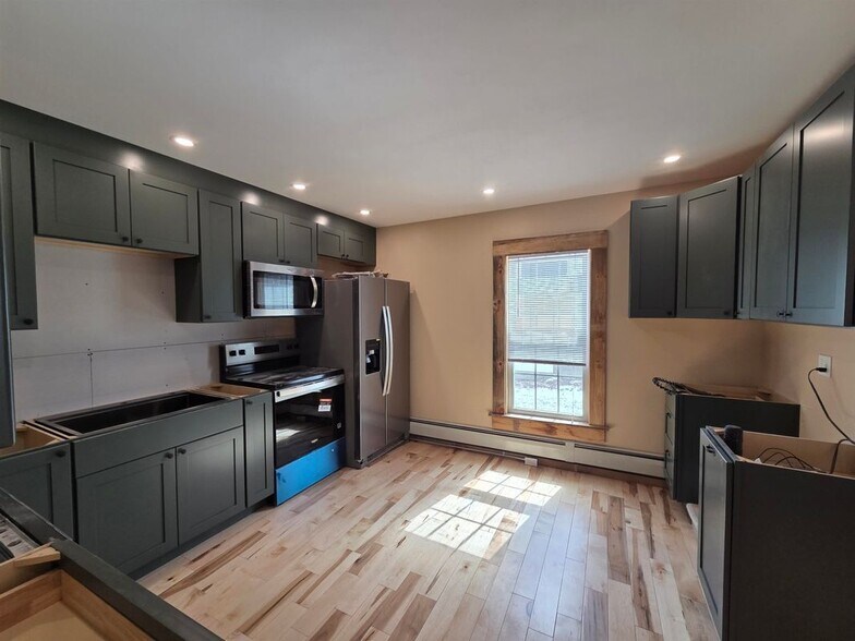 Building Photo - 526 Canaan, 1