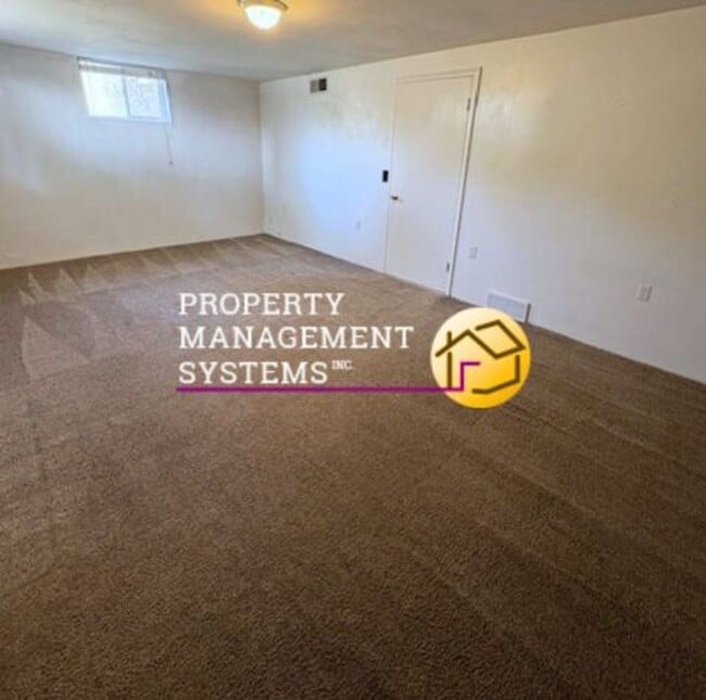 Building Photo - 3 Bed / 2 Bath Duplex in Sugarhouse!