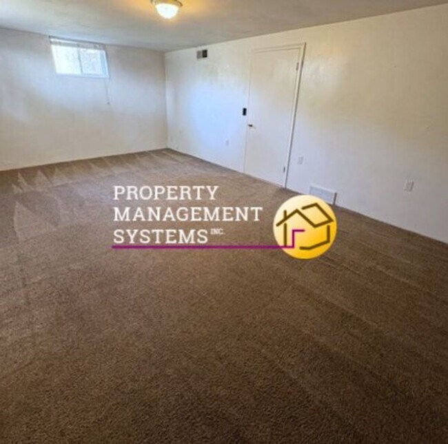 Building Photo - 3 Bedroom Duplex in Sugarhouse!