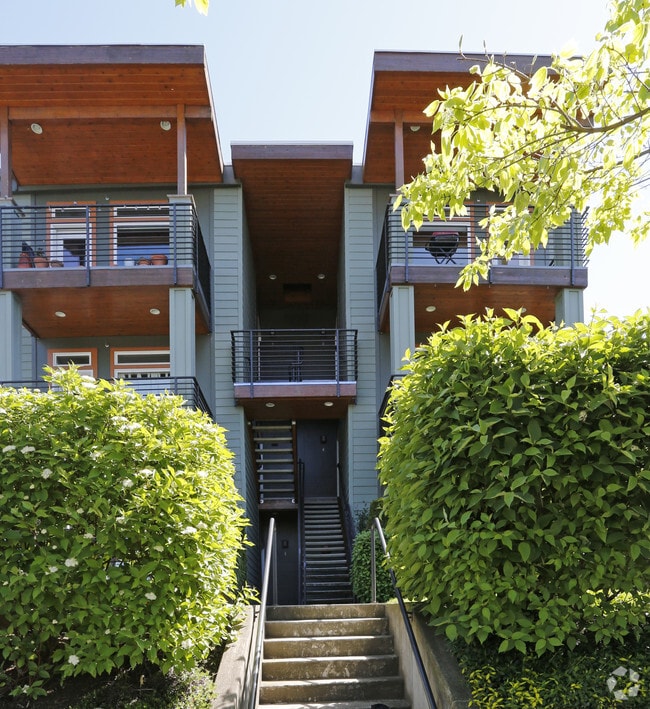 Building Photo - Urban Overlook Condominiums