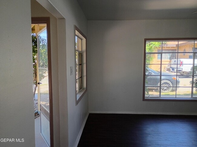 Building Photo - 4704 Clifton Ave