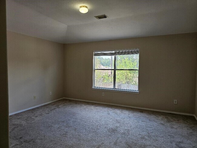 Building Photo - 6727 Stonecross Creek Ln