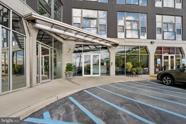 Building Photo - 444 N 4th St