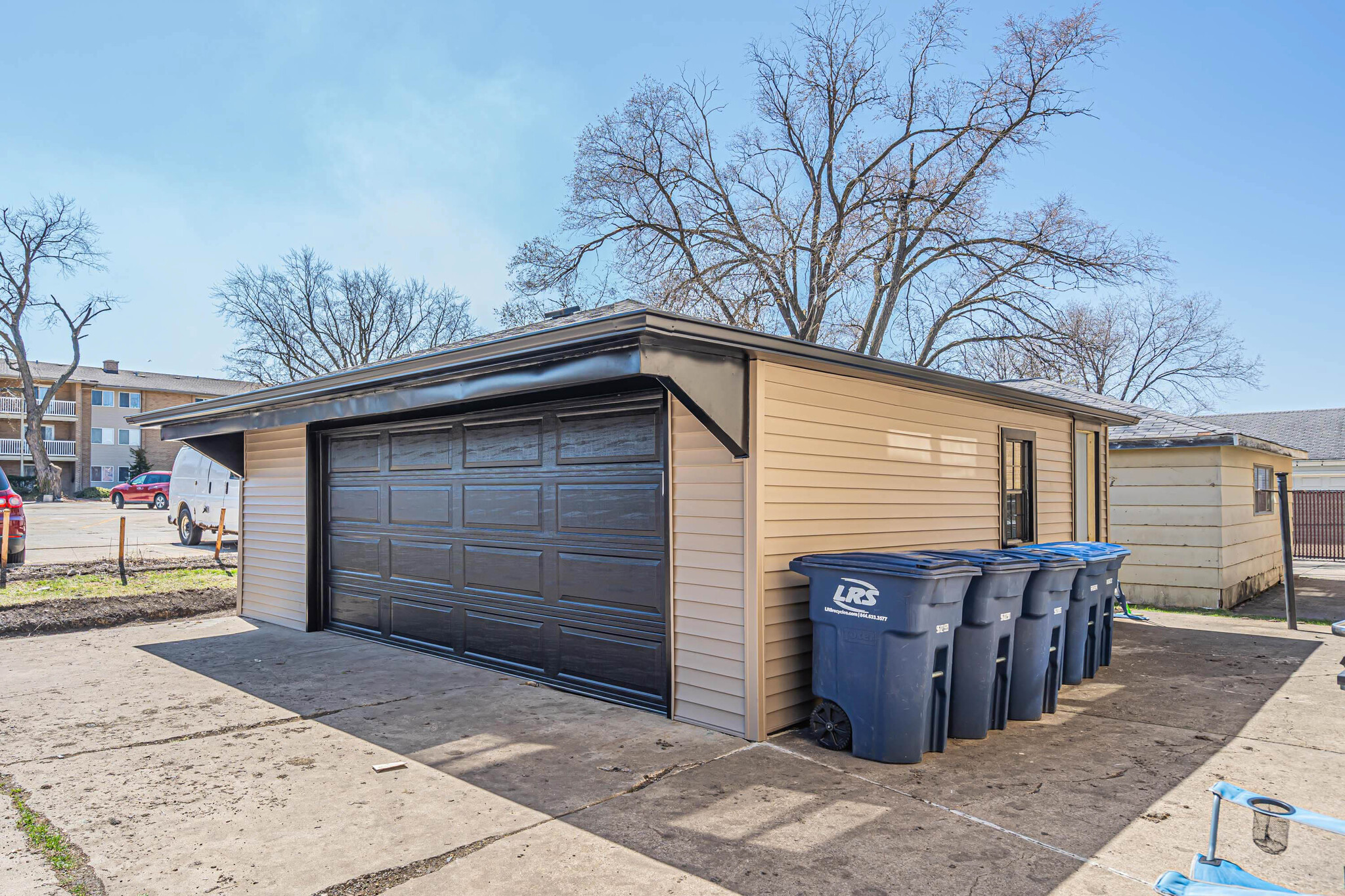 Building Photo - 651 Beau Ct