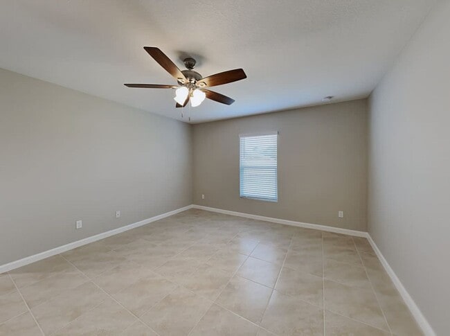 Building Photo - 2039 SW Trenton Ln