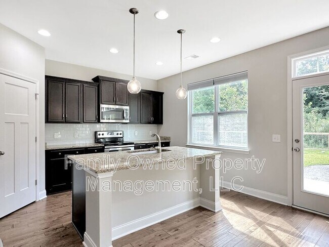 Building Photo - 206 Wathen Dr