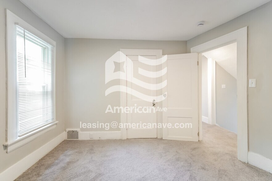 Building Photo - 268 Gordon Dr