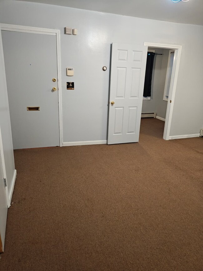 Building Photo - 645 E St Georges Ave