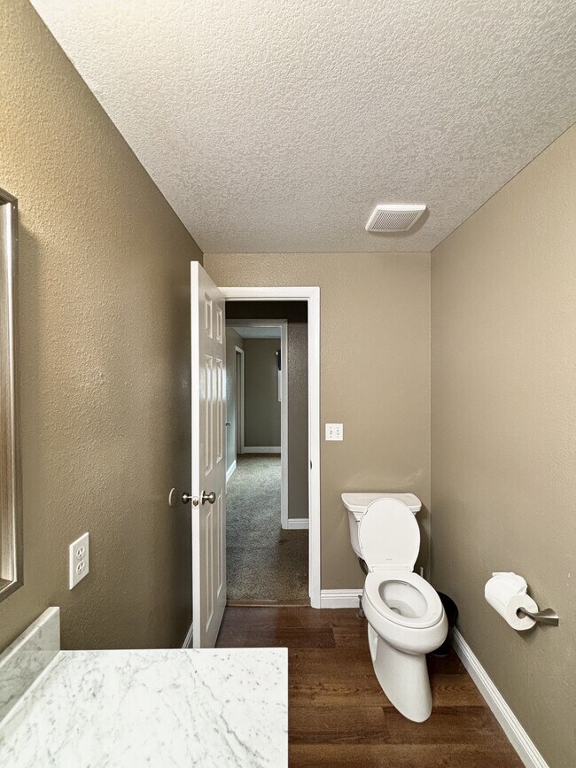 Building Photo - 8809 W Donnybrook Dr