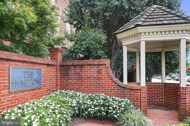 Building Photo - 1454 McLean Mews Ct