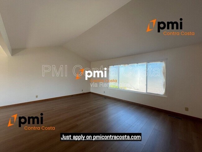 Building Photo - 2850 St Denis Dr