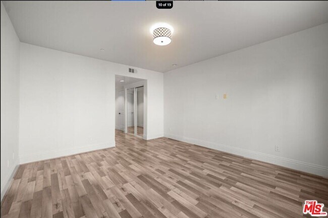 Building Photo - 147 N Berendo St