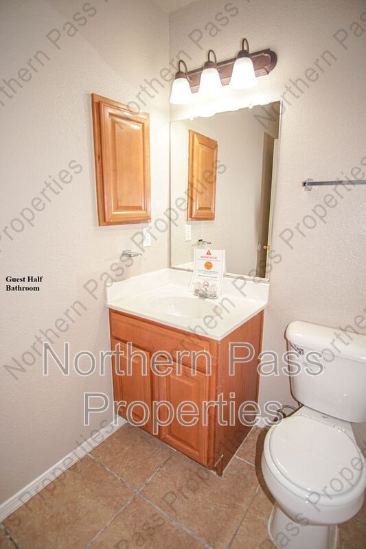 Building Photo - 10790 Adin St