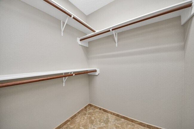 Building Photo - 3003 Silver Spur Dr