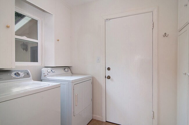 Building Photo - LIVE IN LA JOLLA!  LOVELY LA JOLLA HOME WI...