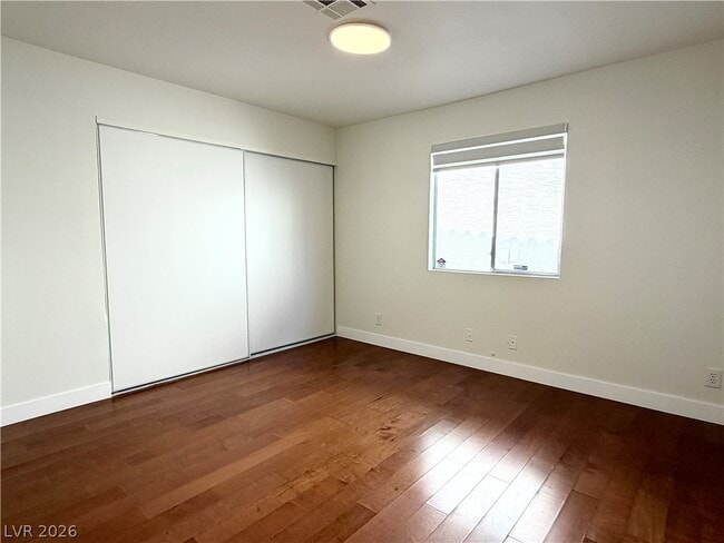 Building Photo - 920 Rockview Dr