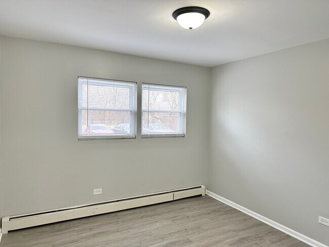 Building Photo - 8635 84th Ct