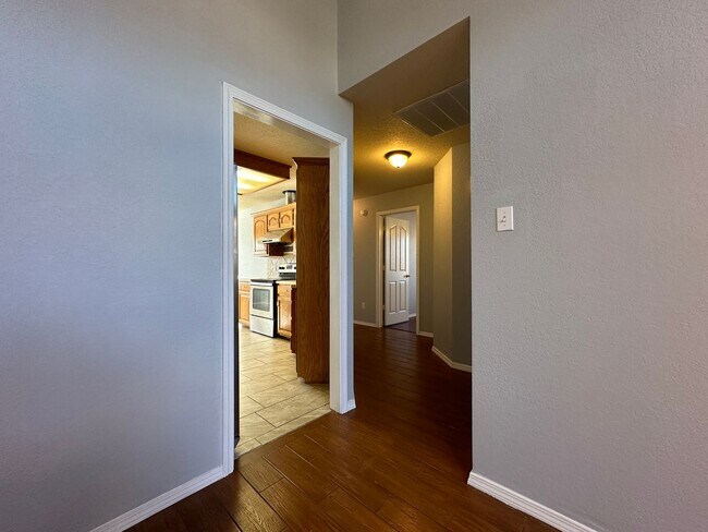 Building Photo - Gorgeous Brick Home for Rent! - 3 Bedroom, 2 Bath, 2 Car garage - 1,797 sf