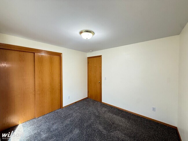 Building Photo - 7400 Richey Rd