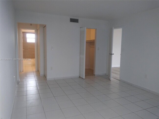 Building Photo - 7900 Tatum Waterway Dr