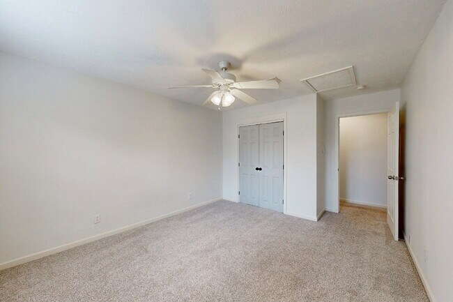 Building Photo - 2304 Staunton Dr