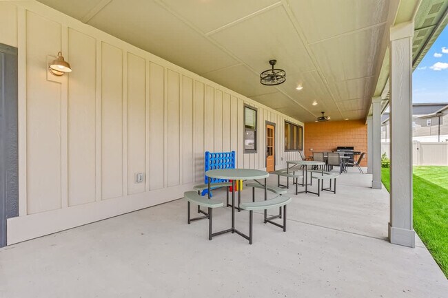 Building Photo - 303 CM Rdg Ln