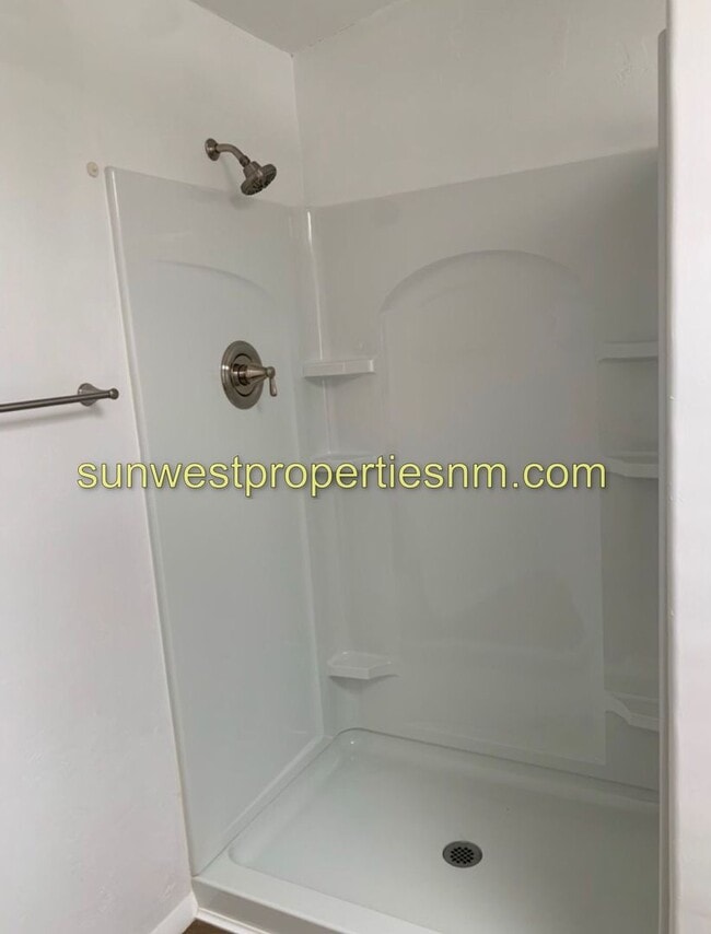 Building Photo - 3 Bedroom, 2 Bathroom Mobile Home