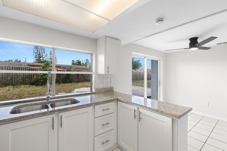 Building Photo - 3337 Winder Dr