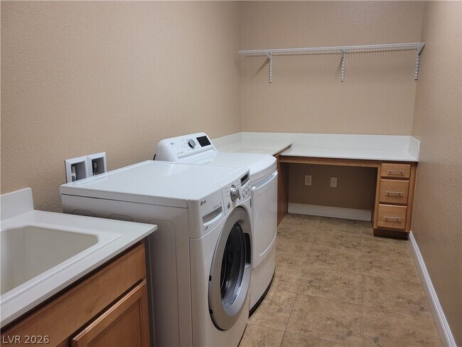 Building Photo - 10268 Cool Mist St