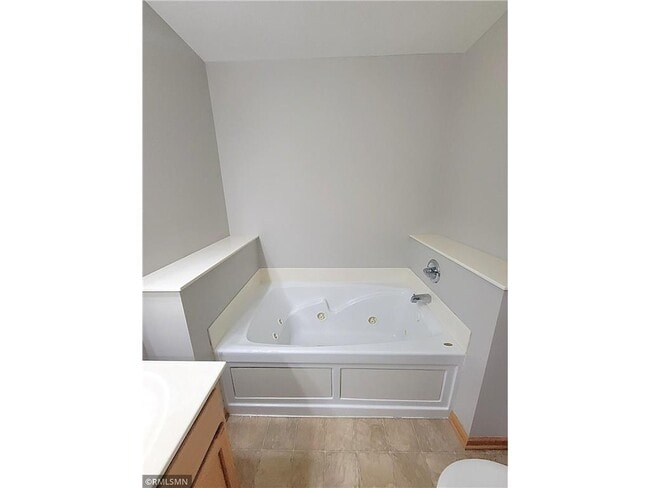 Building Photo - 3553 Sterling Heights Dr