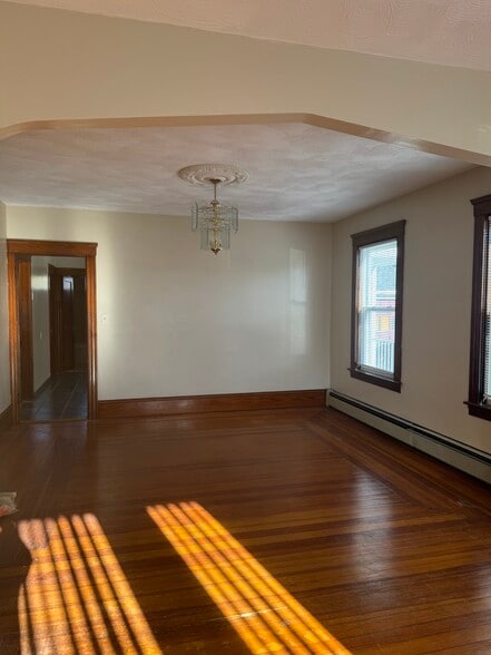 Building Photo - 29 Willard St