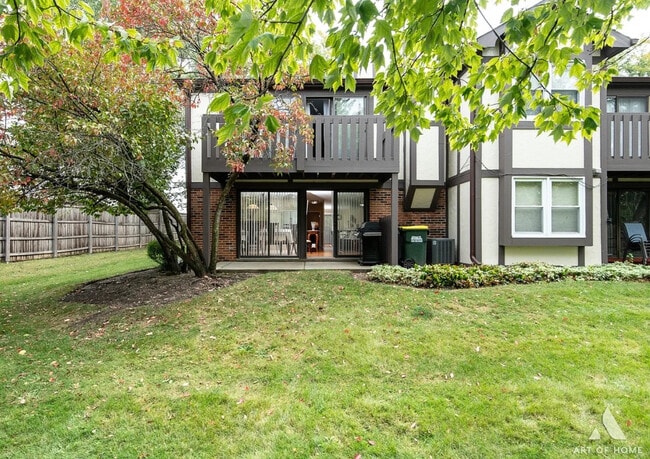 Building Photo - 2950 Northampton Dr