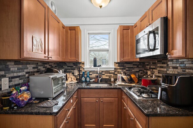 Building Photo - 226 Canal St