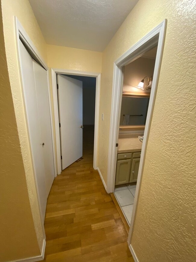 Building Photo - Beautiful 3 Bedroom Home in NE Albuquerque