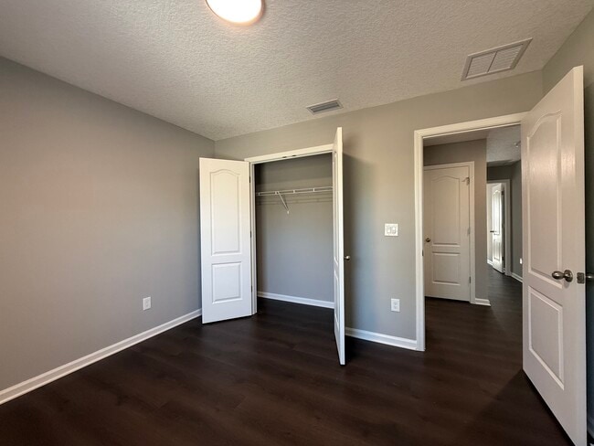 Building Photo - 117 Bass Ln