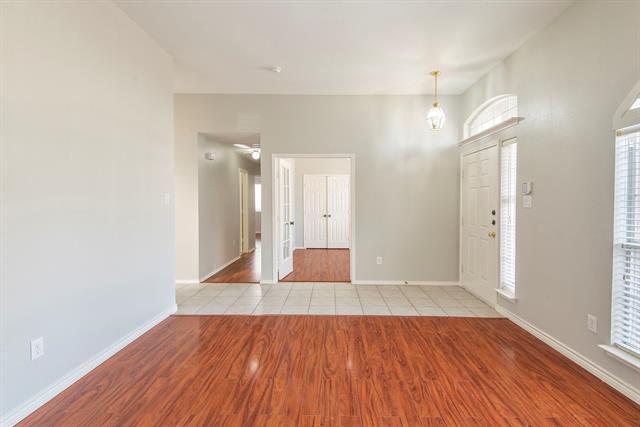 Building Photo - 2424 Cimmaron Dr