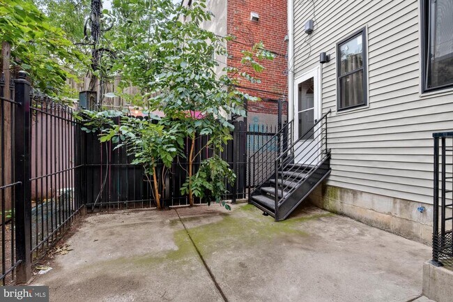 Building Photo - 519 N 11th St