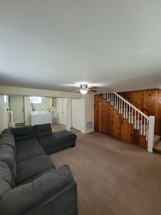 Building Photo - 1722 Red Oak Rd