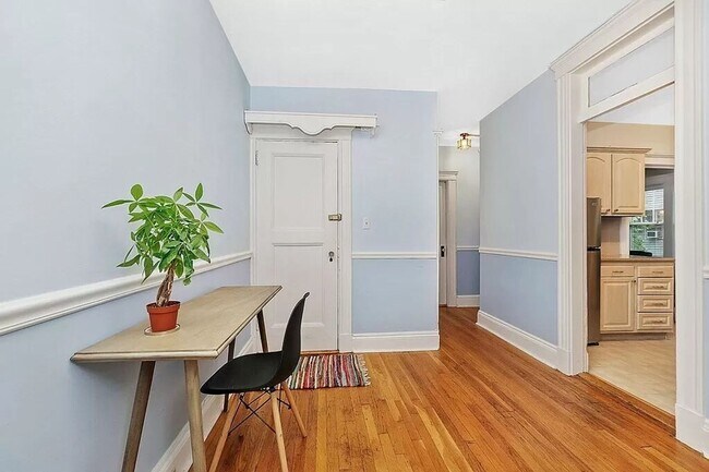 Building Photo - WOW!!! NO FEE AND VERY NICE 2 BED AVAILABLE 9/1