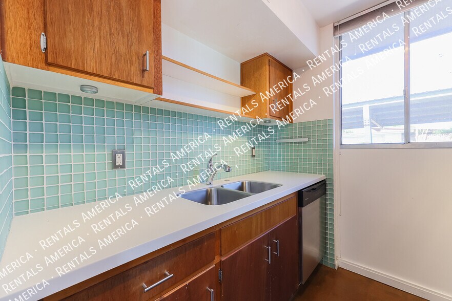 Building Photo - 4202 N 38th St
