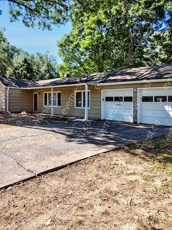 Primary Photo - 5200 Sterling Ave