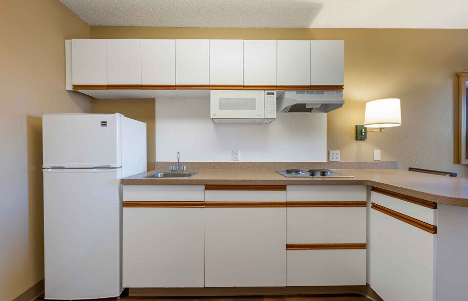 Building Photo - Furnished Studio-Minneapolis - Airport - Eagan - North