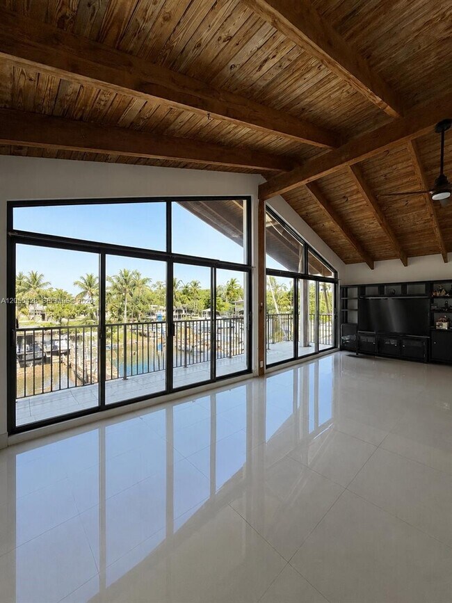 Building Photo - 313 Hendricks Isle