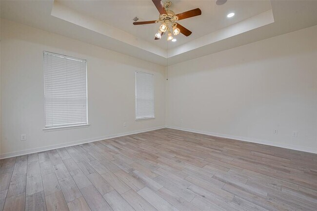 Building Photo - 17215 Stratford Green Dr