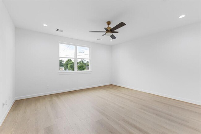 Building Photo - 3613 Gano St