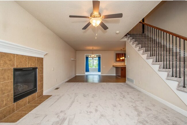 Building Photo - Welcome to your next home!