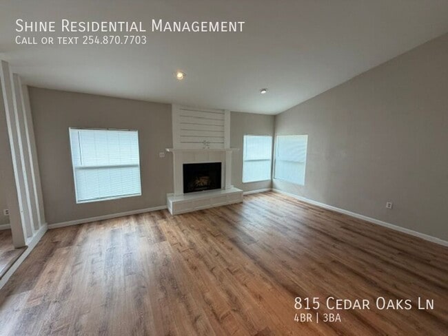 Building Photo - 815 Cedar Oaks Ln
