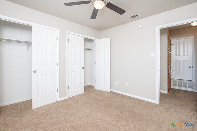 Building Photo - 402 Deloris Dr