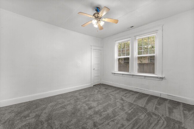 Building Photo - Your Dream Home Awaits in Norfolk!